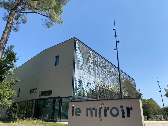Le-Miroir-Gujan-Mestras-2.jpg
