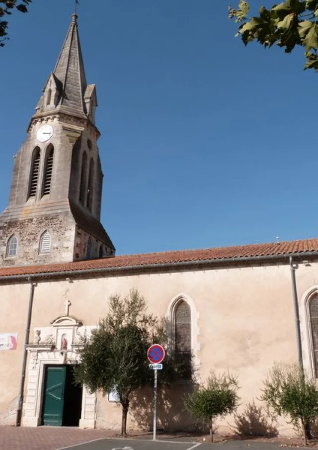 Photo de l'église Saint Maurice prise de côté
