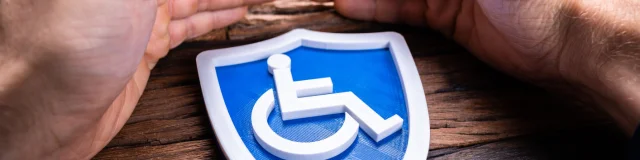 logo handicap moteur en forme de blason