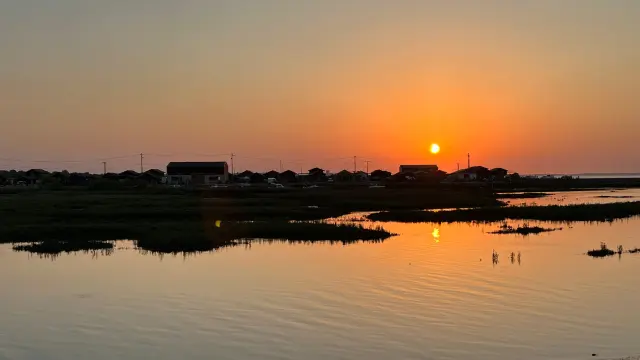 Coucher du soleil au port Larros